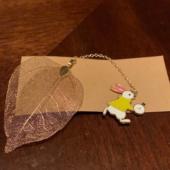 ✖️SOLD OUT✖️Alice In Wonderland (Rabbit) Bookmark - Picture 1 of 4